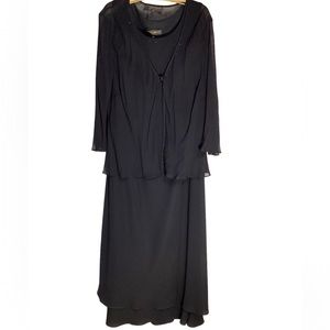 Donna Ricco, 22W, long black dress with sheer jacket.